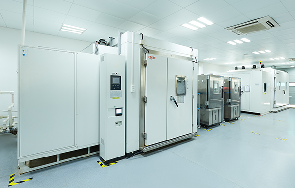 高低温湿热交变试验箱