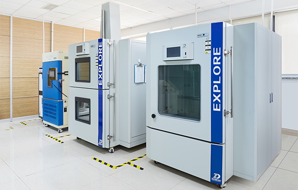 淋雨防水试验箱